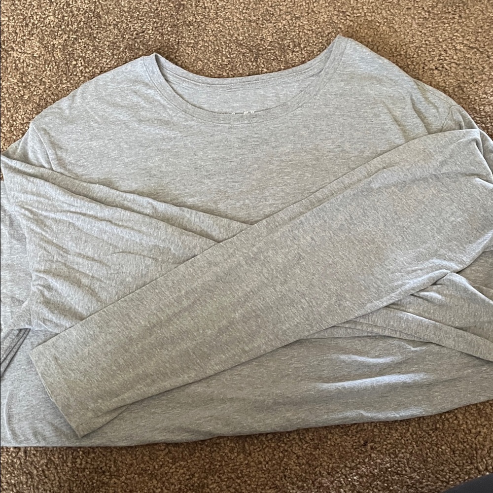 Goodfellow & Co Light Gray Long Sleeve Tee